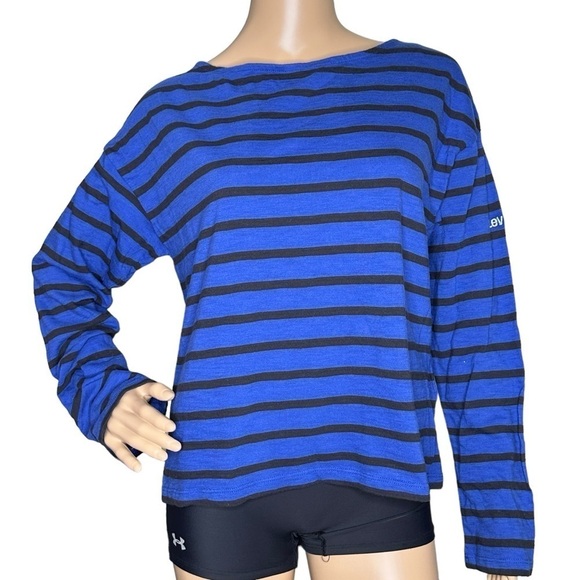 Levi’s blue and black long sleeve top, NWT medium - Picture 2 of 9